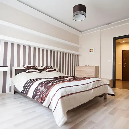 Spacious Oldtown Yacht Marina דירה *