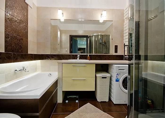 Spacious Oldtown Yacht Marina